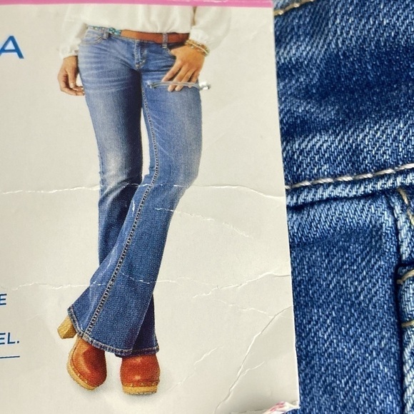 Arizona Jean Co Boot Classic Leg Slim Fit Hip To Thigh Faded Blue Jeans Sz 11 - Picture 2 of 10